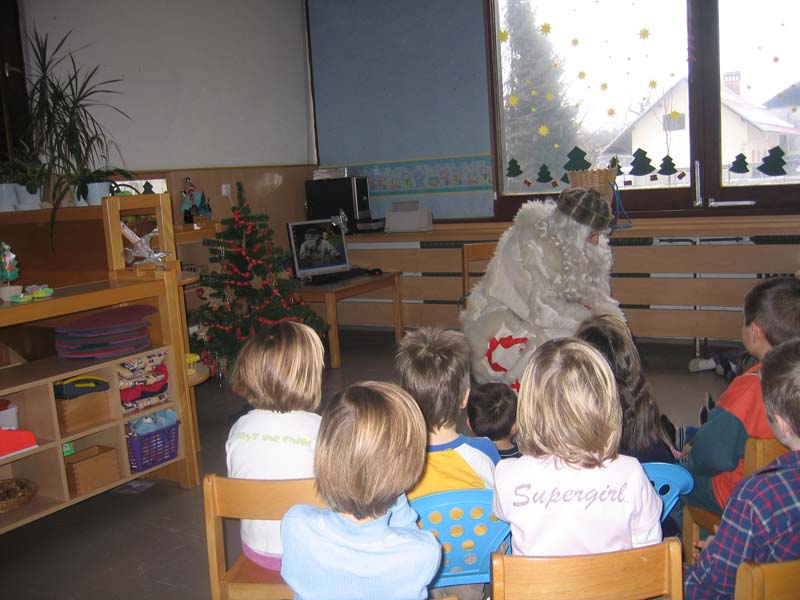 Dedek_Mraz_v_vrtcu_23.12.2005_Tatjana_Leskovar 004