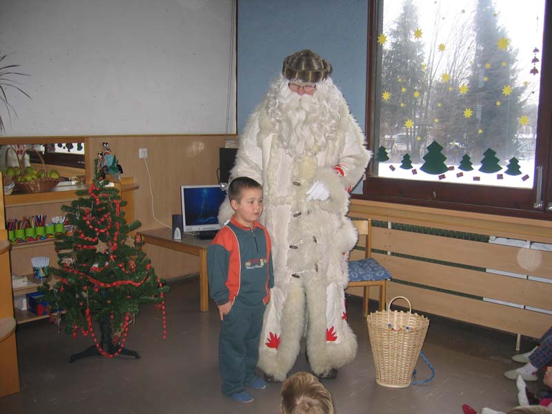 Dedek_Mraz_v_vrtcu_23.12.2005_Tatjana_Leskovar 011