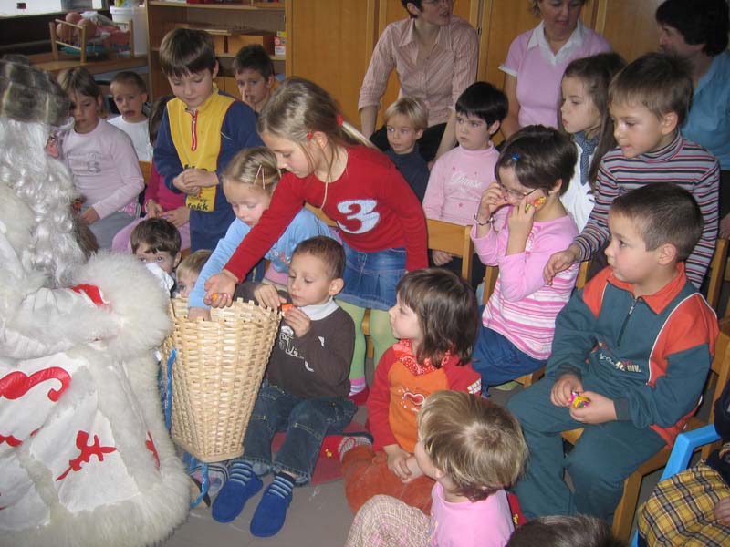 Dedek_Mraz_v_vrtcu_23.12.2005_Tatjana_Leskovar 019